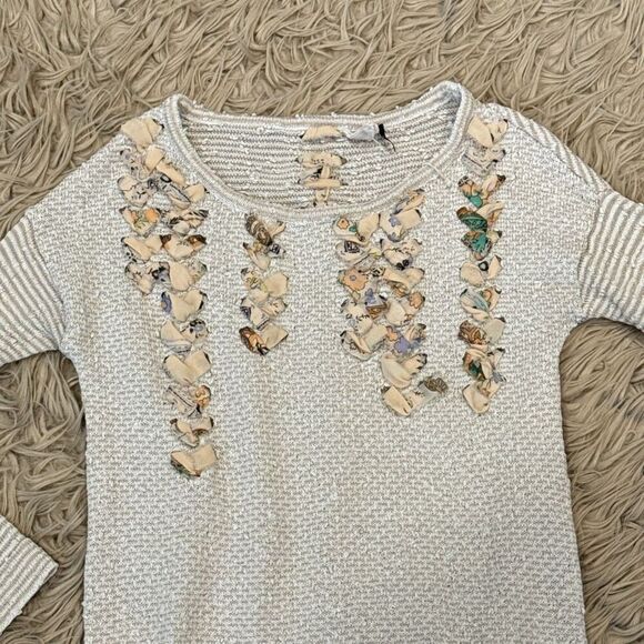 Akemi and Kin blouse size small - Picture 5 of 7